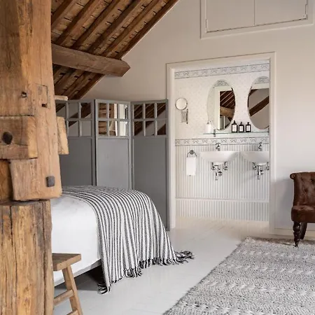 Maison Colette Bed & Breakfast