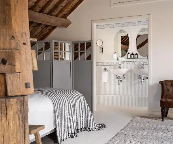 Maison Colette Bed & Breakfast